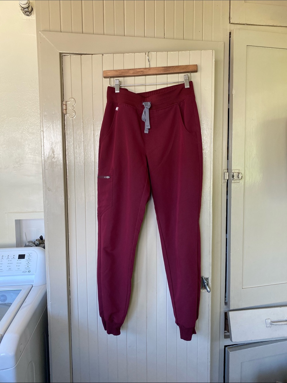 FIGS Zamora - Burgundy - size Small regular